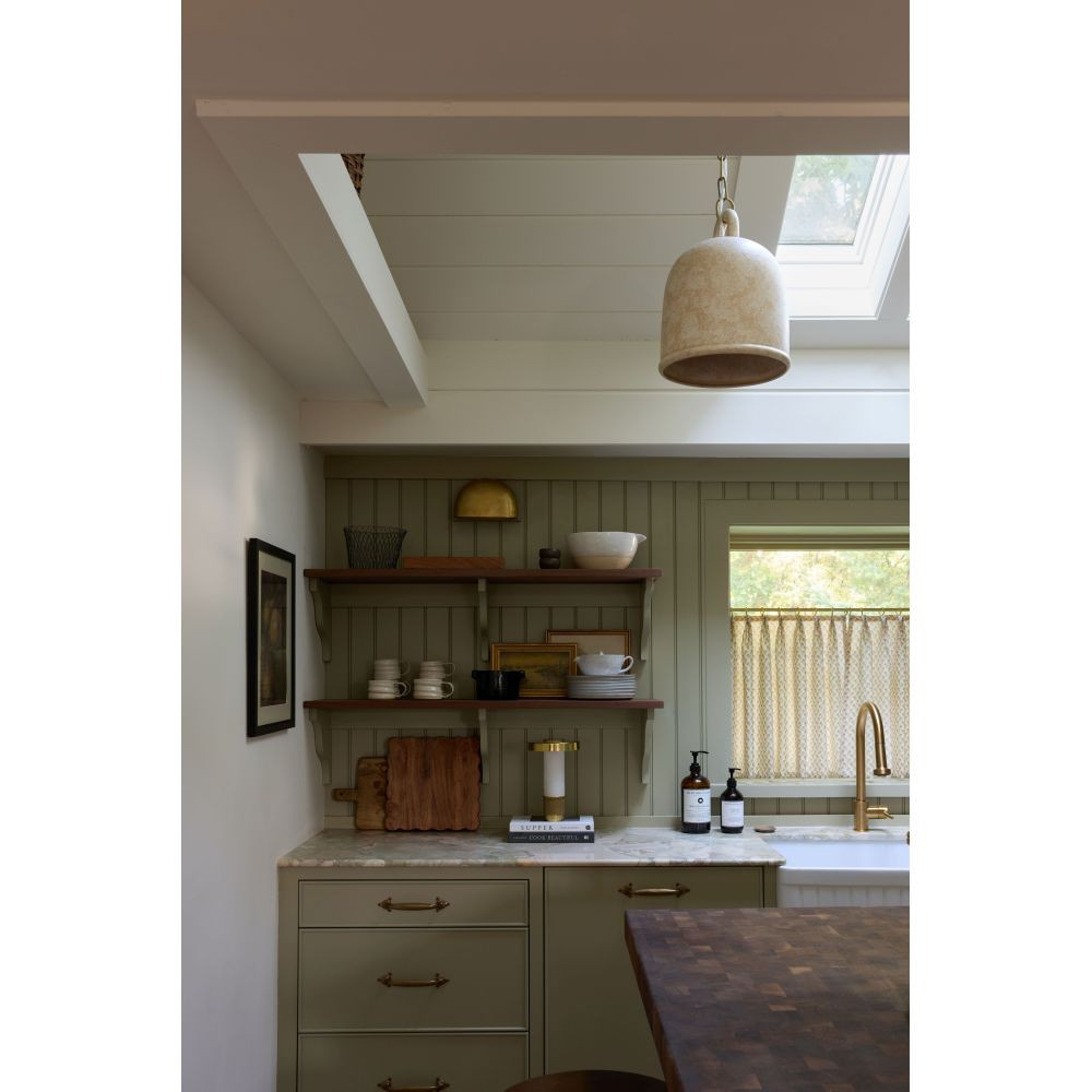 {"pim_id":"154_relic_f2712_pbrcre_sefton_l7621_agb_diggs_1505_agb_design_kate_marker_photo_margaret_rajic_5__v1_1k","sku":"154_F2712-PBR/CRE","media_type":"media"}