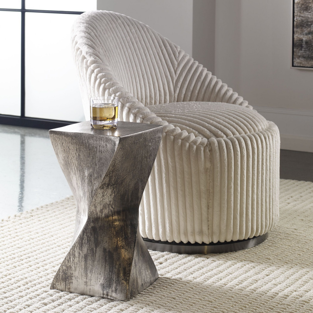 {"pim_id":"208_furn_3032_25063_b_new_2k","sku":"208_25063","media_type":"media"}