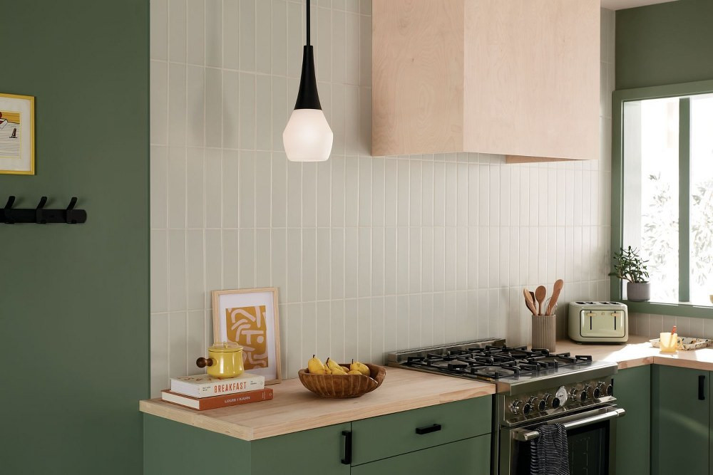 {"pim_id":"147_Kitchen_Deela_52529BK_Overall_Day_1A_1k","sku":"147_52529","media_type":"media"}