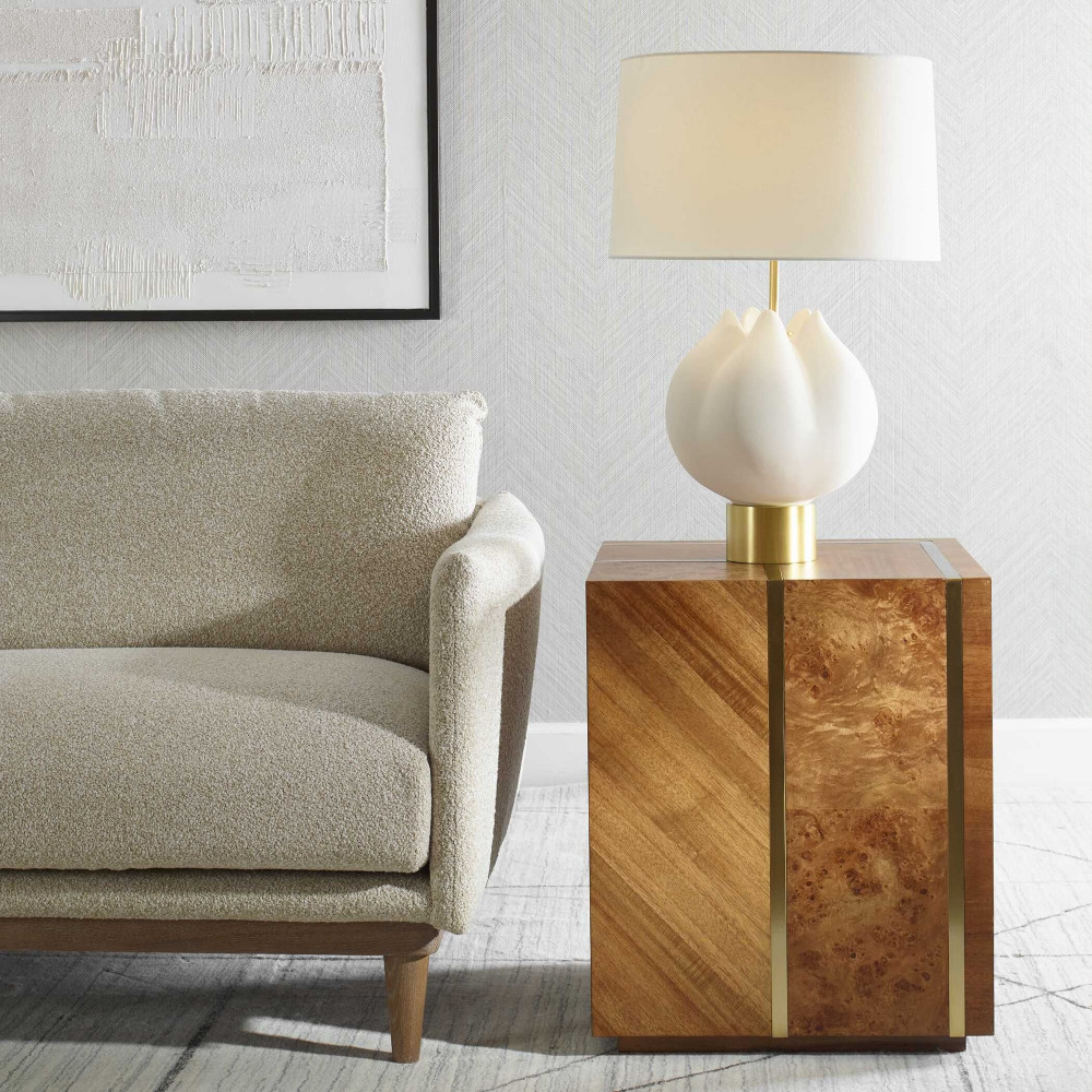{"pim_id":"208_furn_4705_25298_b_new_2k","sku":"208_25298","media_type":"media"}