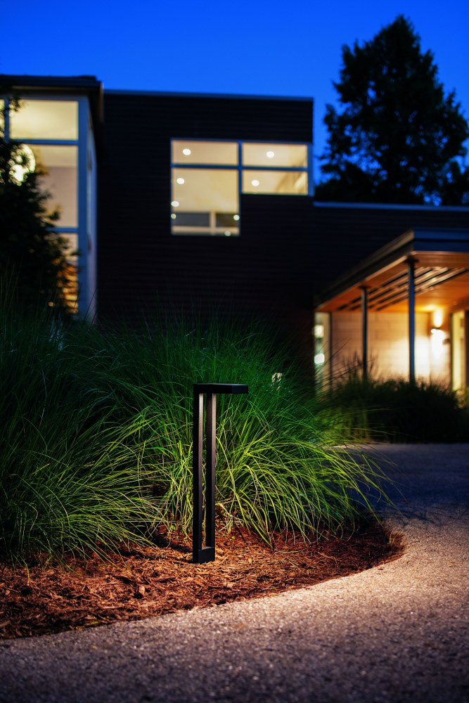 {"pim_id":"147_Residential_Landscape_ContemporaryPathLight_15844AZT_Night_Detail_1k","sku":"147_15844","media_type":"media"}