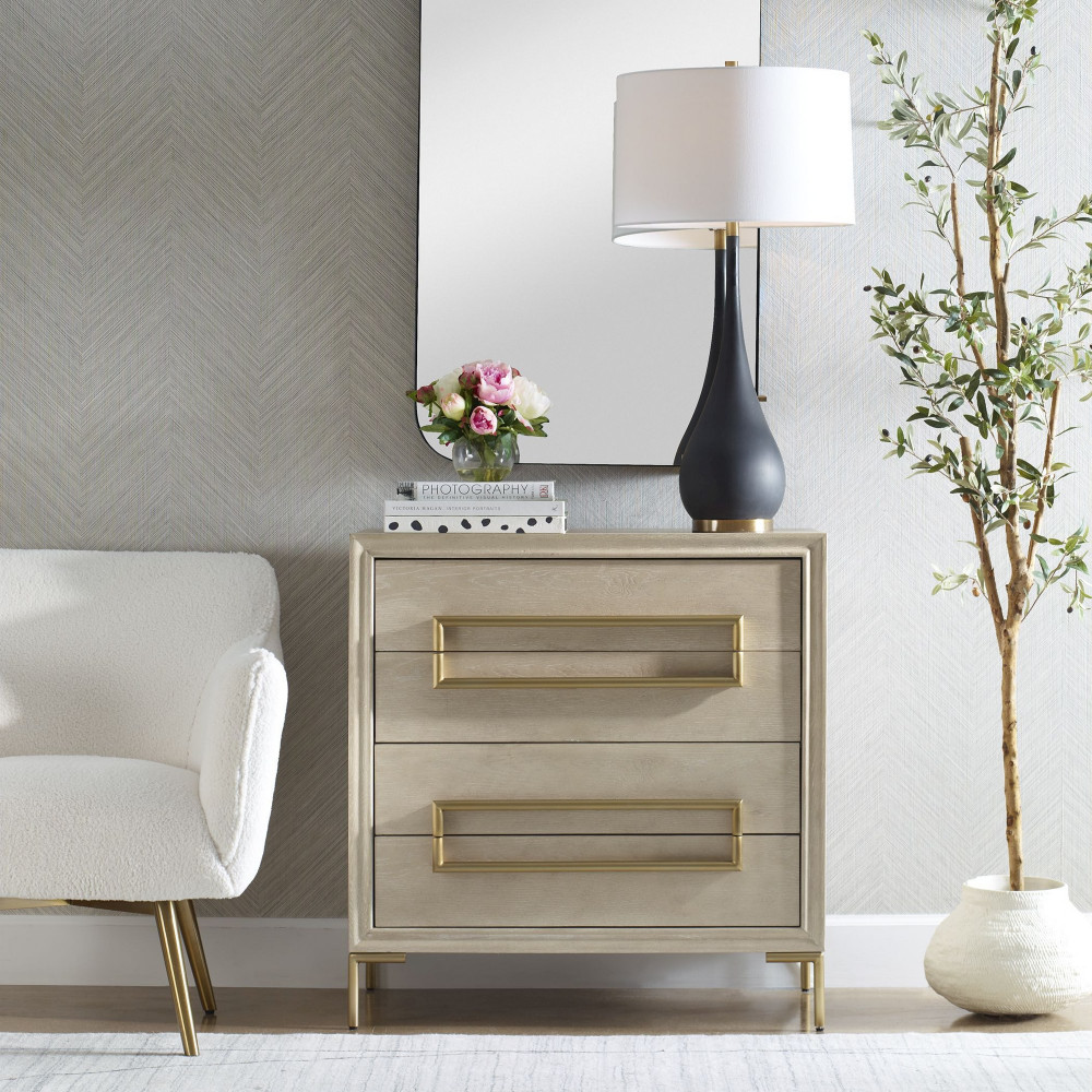 {"pim_id":"208_24770_beauty_new_2k","sku":"208_24770","media_type":"media"}