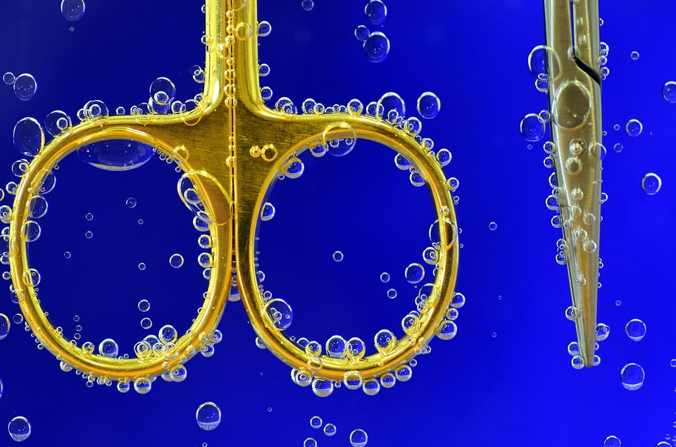 How to Handle Hair Cutting Tools that Have Been Submerged in Water