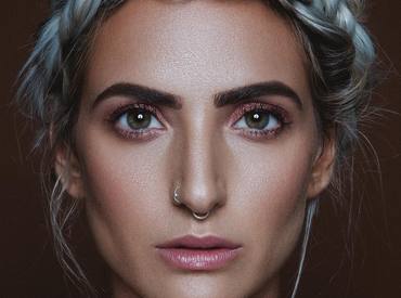 Put Your Makeup In Neutral – How to rock the no make up look!
