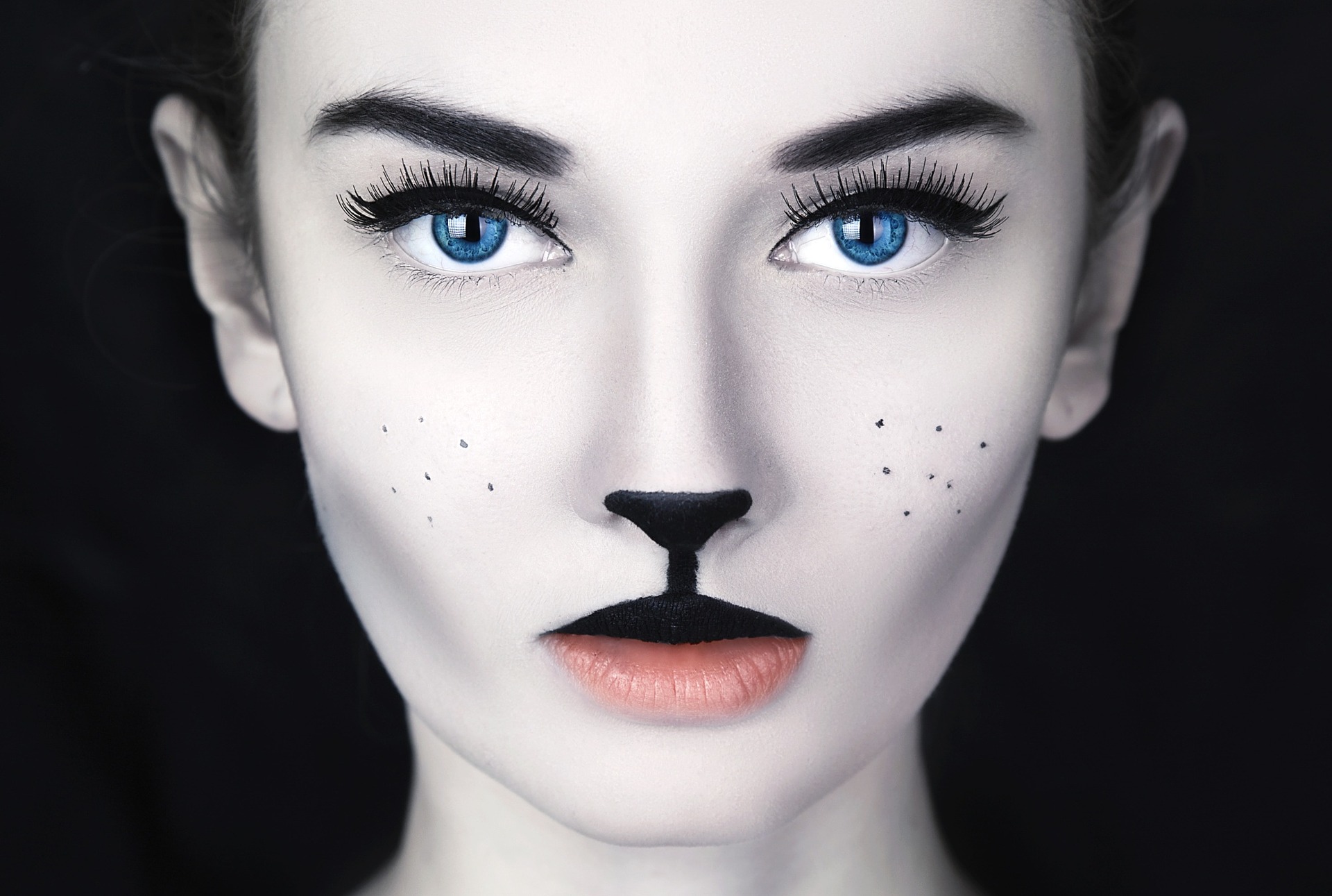 5 Halloween eye makeup & Sumita Colour Perfect Contact Lens pairings you have to try!