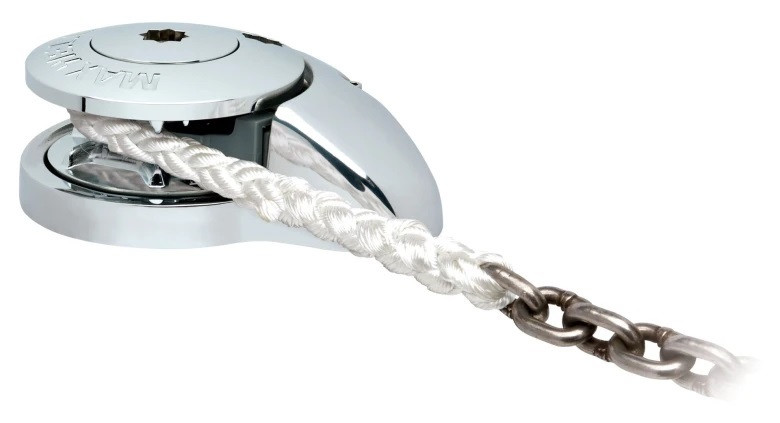 Maxwell RC8-6  Vertical 12v Windlass for 1/4in Chain & 1/2in Line