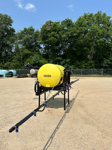 3P300-8R/3WC | 300 gallon 3-point sprayer with handgun, 8-row (28') boom assembly