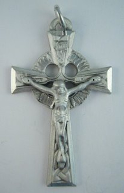 762P Pewter Celtic Crucifix Size: 1 1/8"