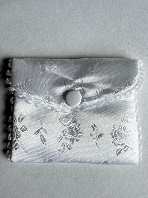 No. 28 White Brocade Rosary Case