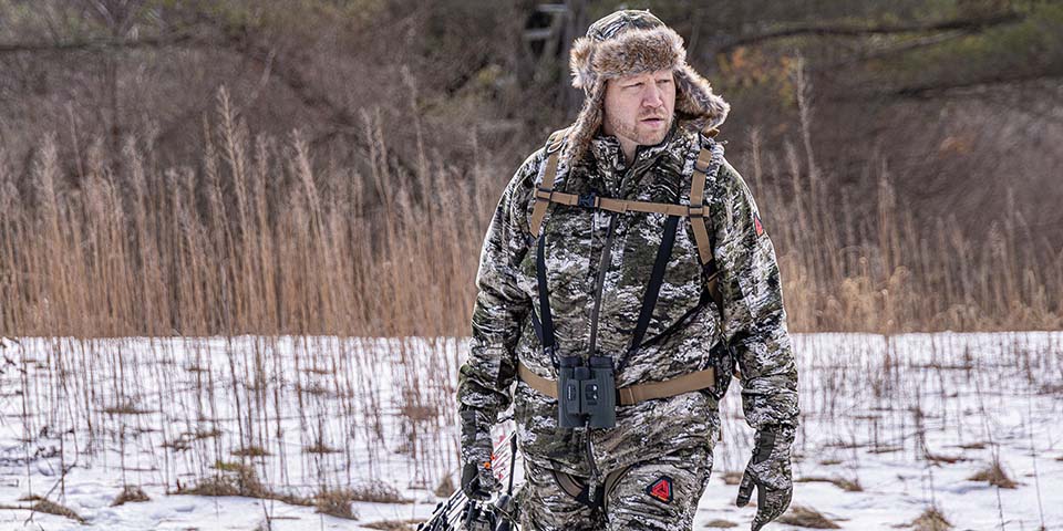 Hunter dressed in the warmest Huntworth camo suit for Late Season hunting