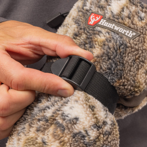 Adjustable web belt for perfect fit.