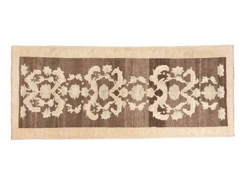 VINTAGE OUSHAK RUG 3'7" x 8'7"