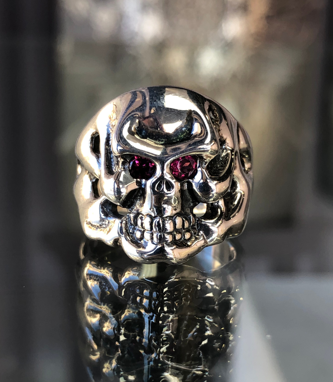 Lil' G Skull ring with Garnets