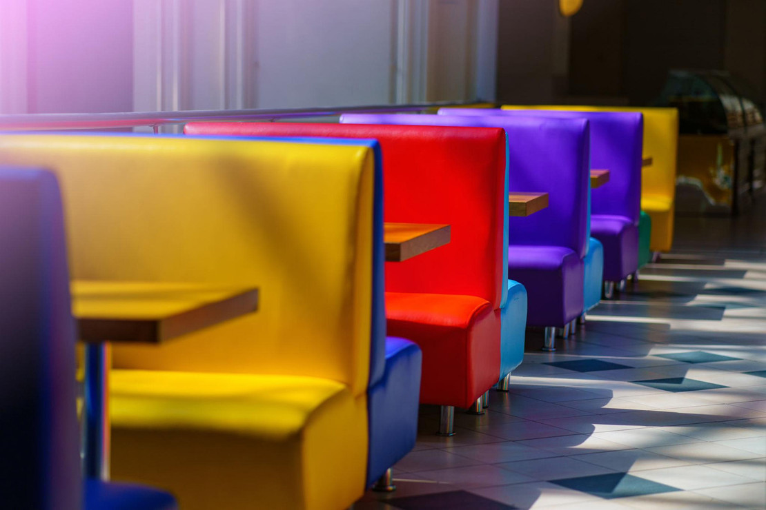 How to Design an Ice Cream Parlor with Vibrant Furniture Colors That Attract Customers