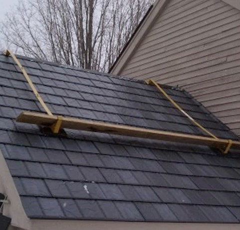 Acro 19702 Pair of Johnny Jack Roof Brackets for Steel Shingles, Tile and Slate by Acro.
