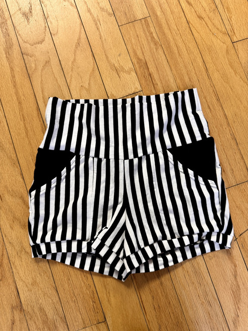 M No Inside Seam Pocket Shorts (READY TO SHIP)