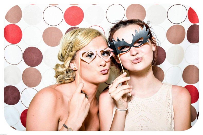 DIY Wedding Photo Booth in 3 Easy Steps