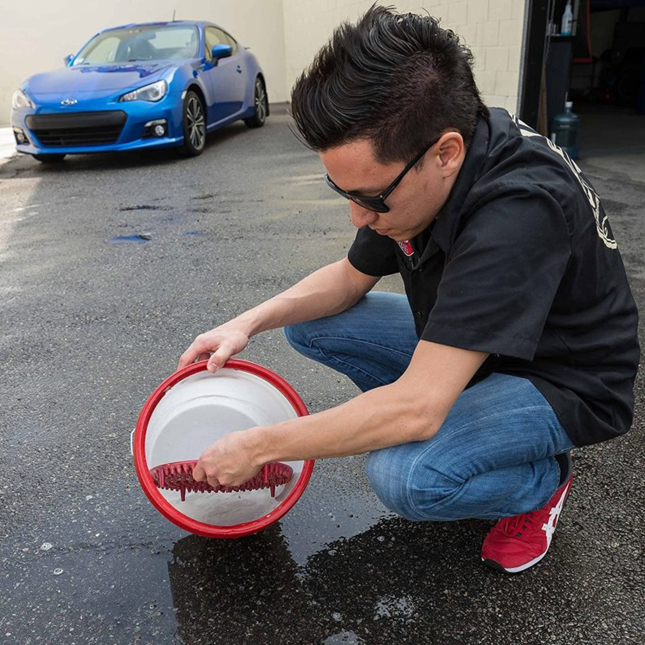 Chemical Guys DIRTTRAP02 Cyclone Dirt Trap Car Wash Bucket Insert Car Wash  Filter Removes Dirt and Debris While You Wash (Red) 12 Diameter Great For