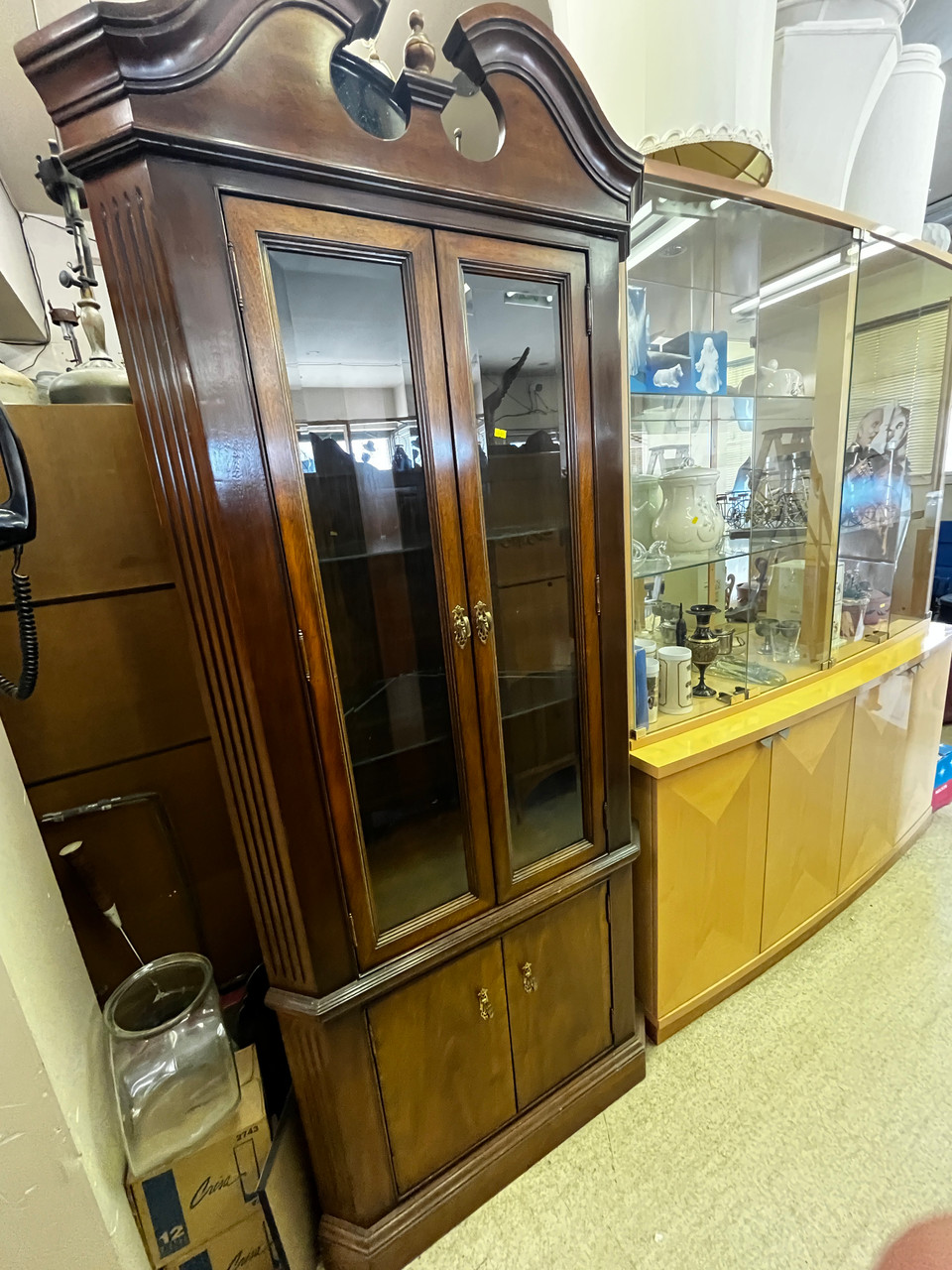 Vintage Mahogany Corner Hutch/Display