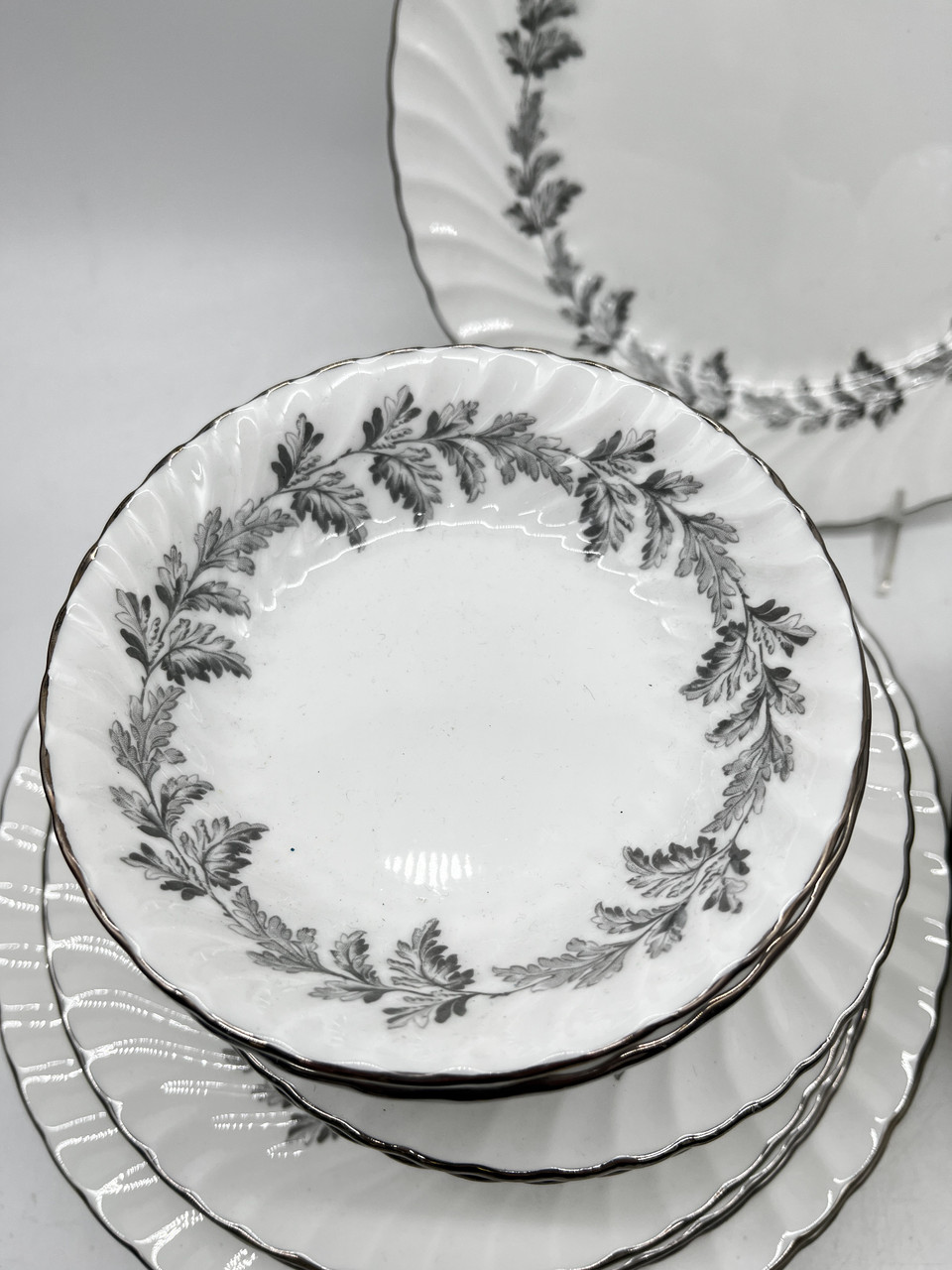 Anysley 49 Pc Dinner Set Grey "Oak Leaf"