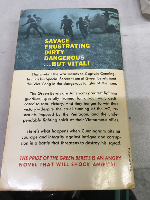 The Pride of the Green Berets by Peter Derrig Paperback