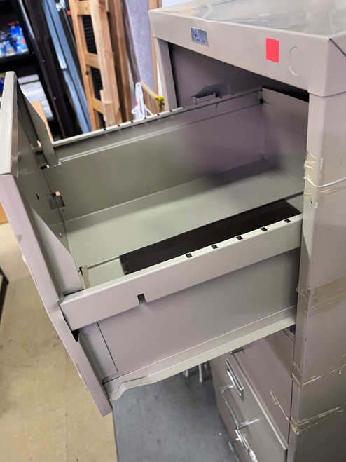 Metal Filing Cabinet with 4 Drawers
