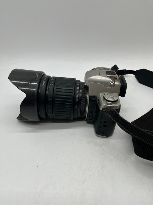 Pentax MZ-5 35mm Camera with Pentax 28-200 Lens