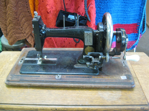 hand crank sewing machine