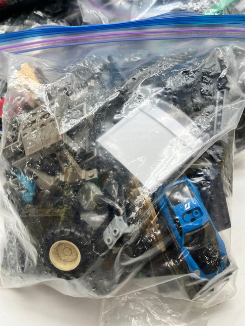 22 Lbs of Non-Lego Building Blocks - Halo, Call of Duty etc