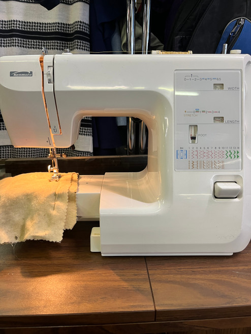 Kenmore 386-17624 Sewing Machine for Parts or Repair