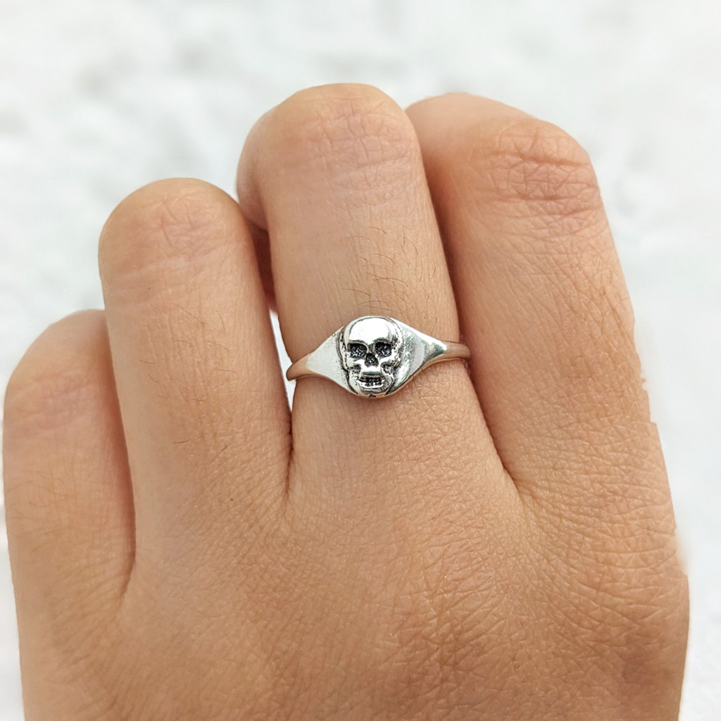 THIRTEEN DESIGNS 20号 skull signet ring Skull Signet Ring Sterling Silver – Geoff Thomas Designs