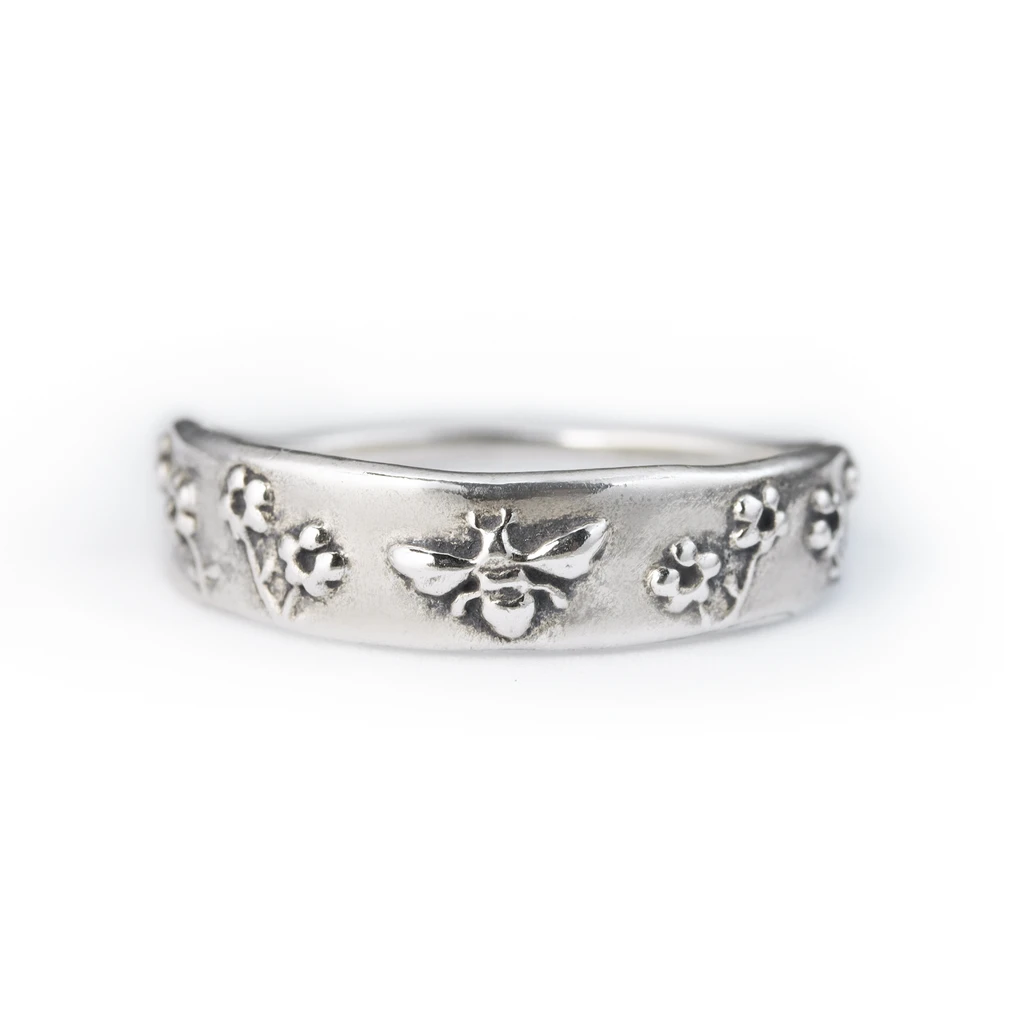 Bee in the Garden Ring