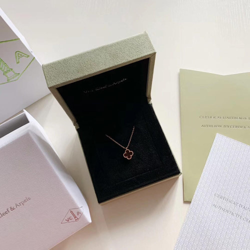 buy High quality replica Van Cleef & Arpels Necklaces replica from hypereptime Other brands
