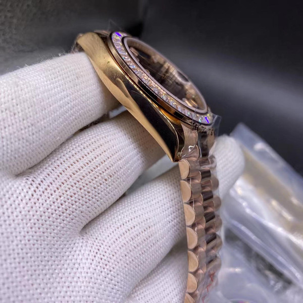 buy High quality replica Iced out moissanite diamonds bezel Rolex Daydate, Rose gold, (36 - 44mm available) replica from hypereptime Rolex