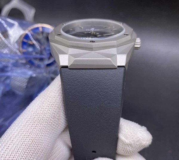 buy High quality replica plain jane Hublot Titanium Color case 42mm, Black dial & Rubber replica from hypereptime Hublot