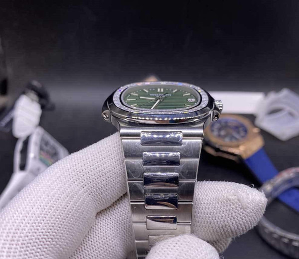 buy High quality replica Iced out Bezel Moissanite Patek with green dial replica from hypereptime Patek