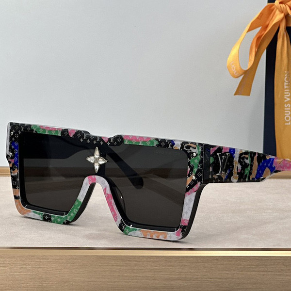 Buy High quality replica UA Louis Vuitton Cyclone Mask Sunglasses from HypeRepTime, best replica designer brand website
