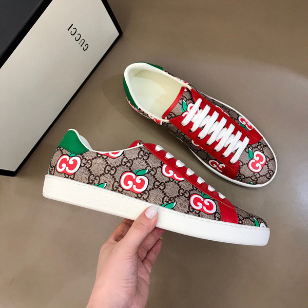 Buy High quality replica UA  Gucci Ace Sneaker with Apple Print from HypeRepTime, best replica designer brand website