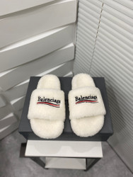 Balenciaga Slippers white cuddly