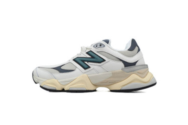 NEW BALANCE Sneakers 153