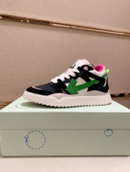 OFF WHITE Sneakers 915