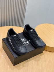 Balmain Sneakers 978