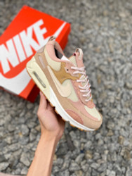 NIKE AIRMAX  852