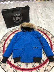 Canada Goose  907