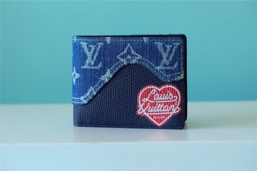 LV LVQ195 LV Wallet | 108