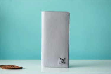 LV LVQ200 LV Wallet | 655