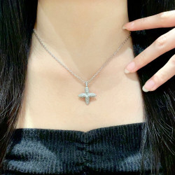 LV necklace | 580
