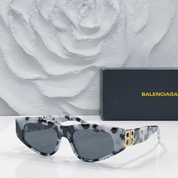 BALENCIAGA - BB0095