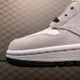 JORDANS Sneakers 827