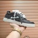OFF WHITE Sneakers 652